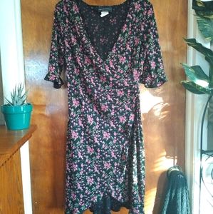 Was💲16! Connected petite floral wrap dress